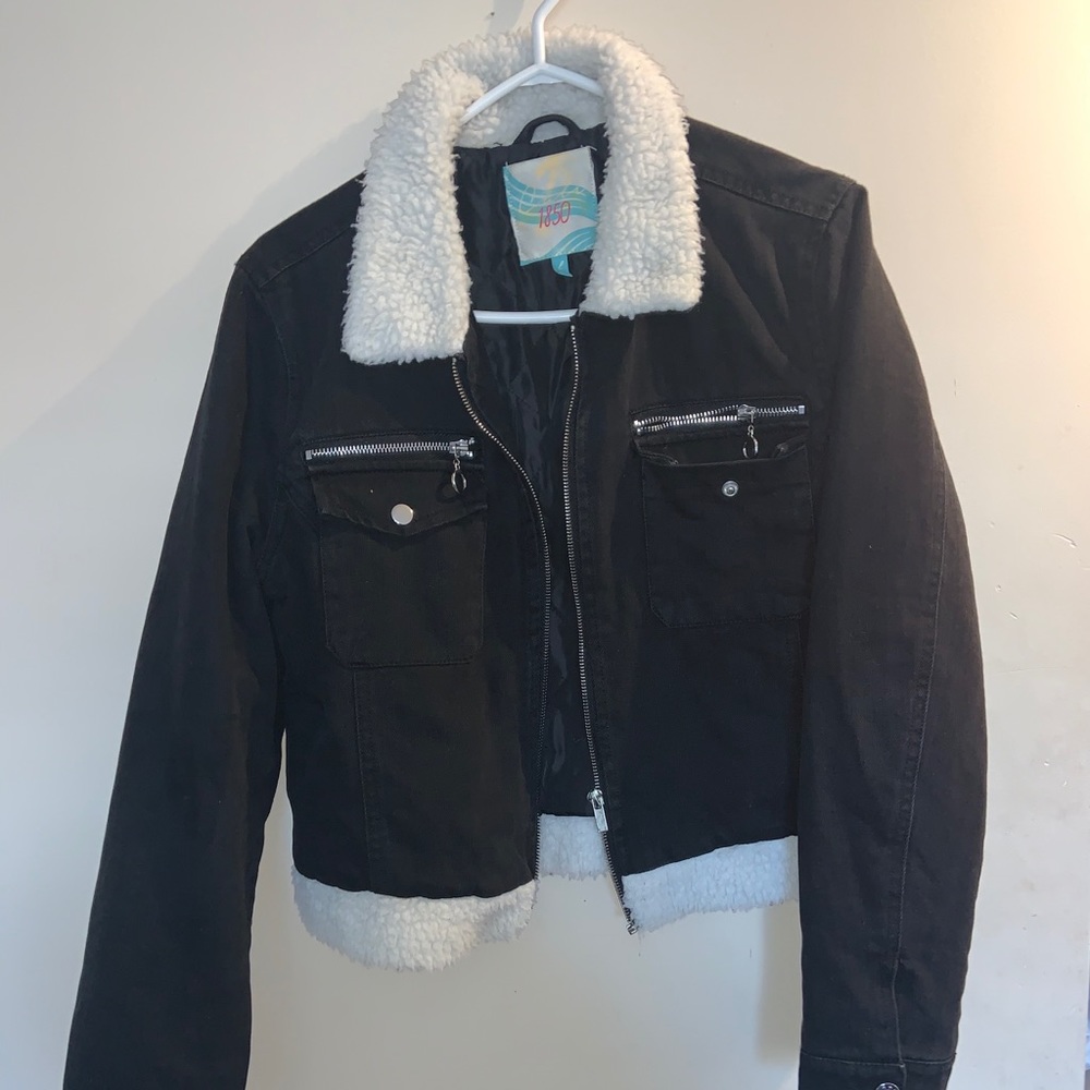 BLACK JEAN JACKET